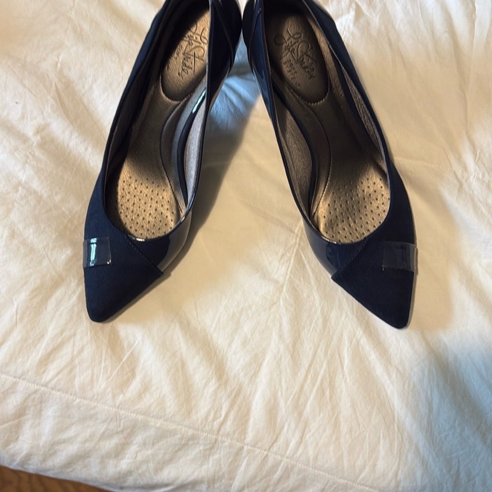 Life Stride Black Heels Classic Design
